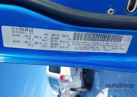 2018 Jeep Compass Latitude 4X4 z USA, uszkodzony, nr VIN 3C4NJDBB8JT150094